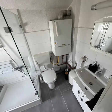 Apartment Big House With Bigger Garden 5 Minutes To Expo *
